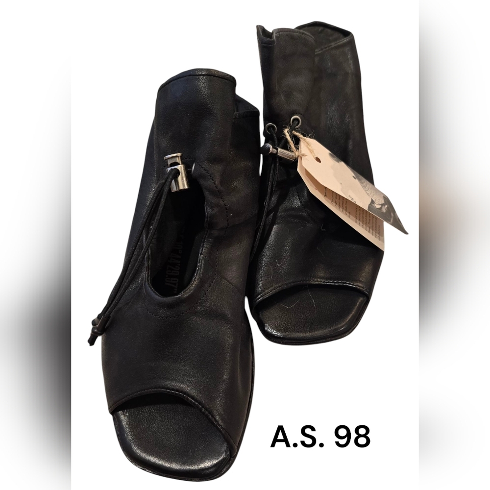 A.S. 98 Black Women's Vienne Peep Toe Shoes